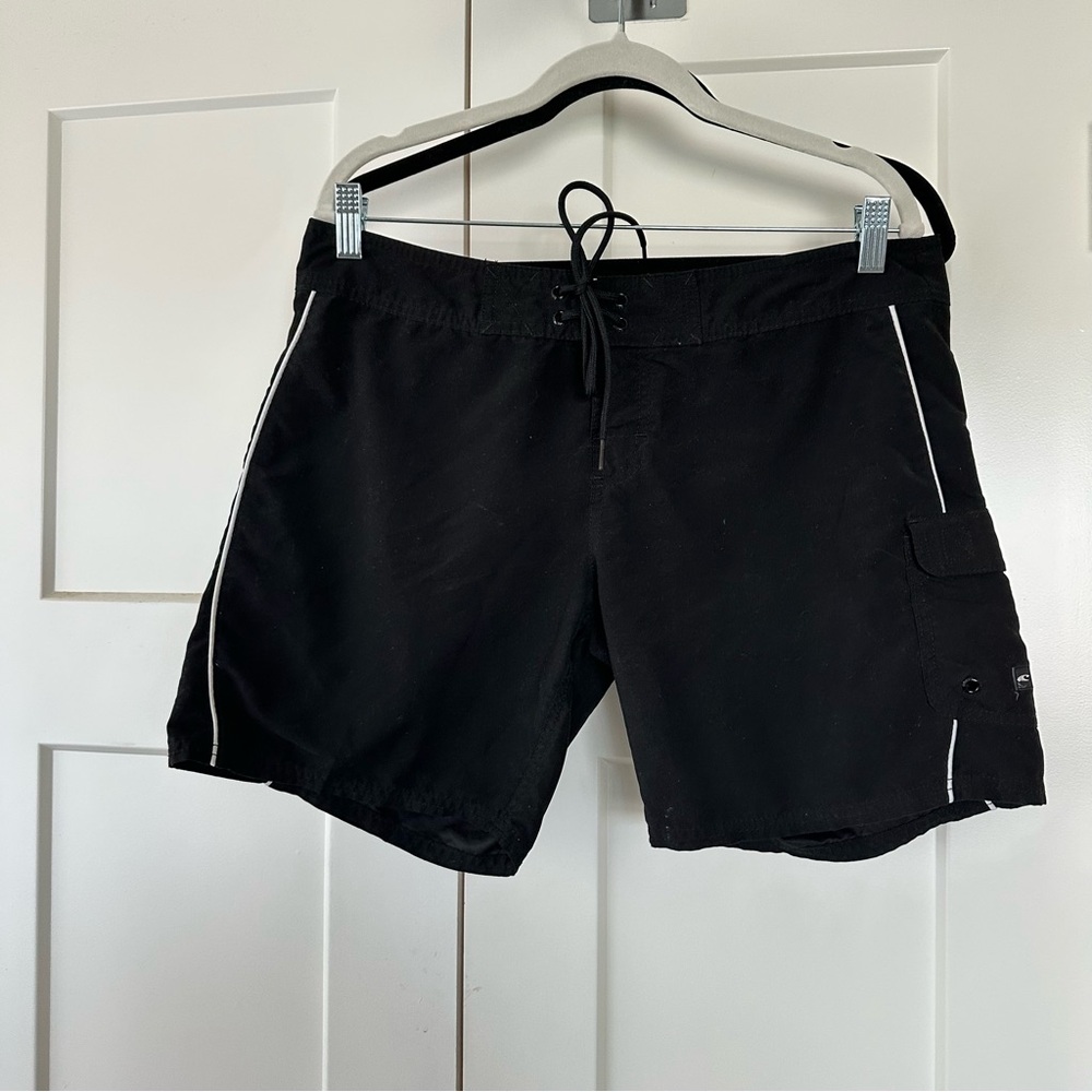 Women’s vintage O’neill black board shorts swim size 9 (juniors)